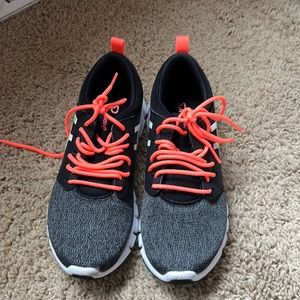 Brand new size 8 ASICS